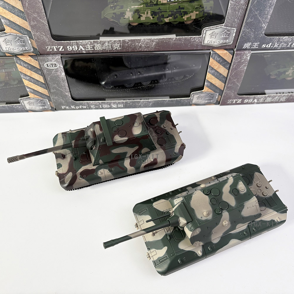 Model Kit Tank - 1/72 scale German E-100 heavy tank