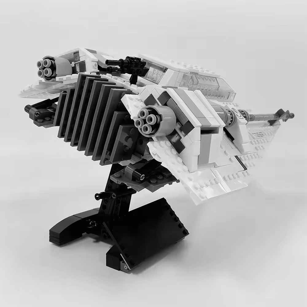 1006Pcs MOC-21802 Snowfighter  - Model Kit Battleship recension och pris